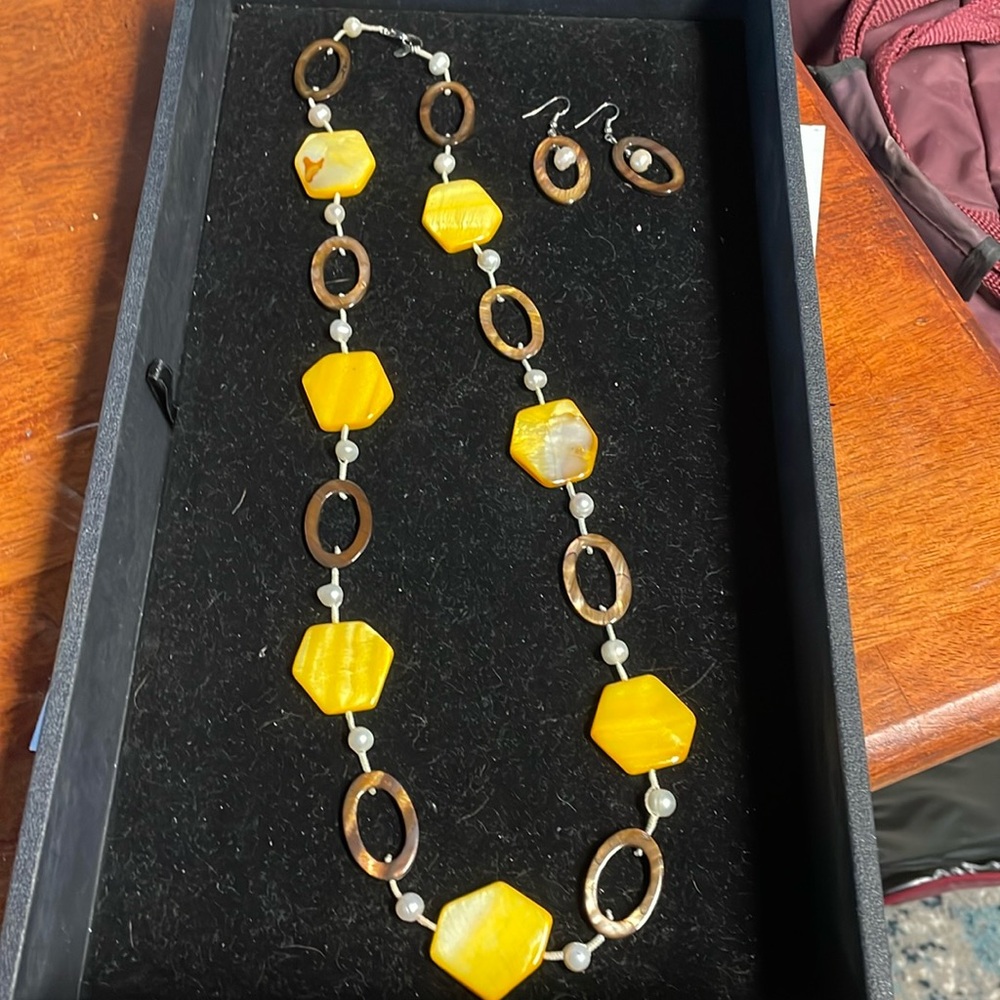 Vintage Premier Designs Butterscotch necklace and fishhook earrings. Retired